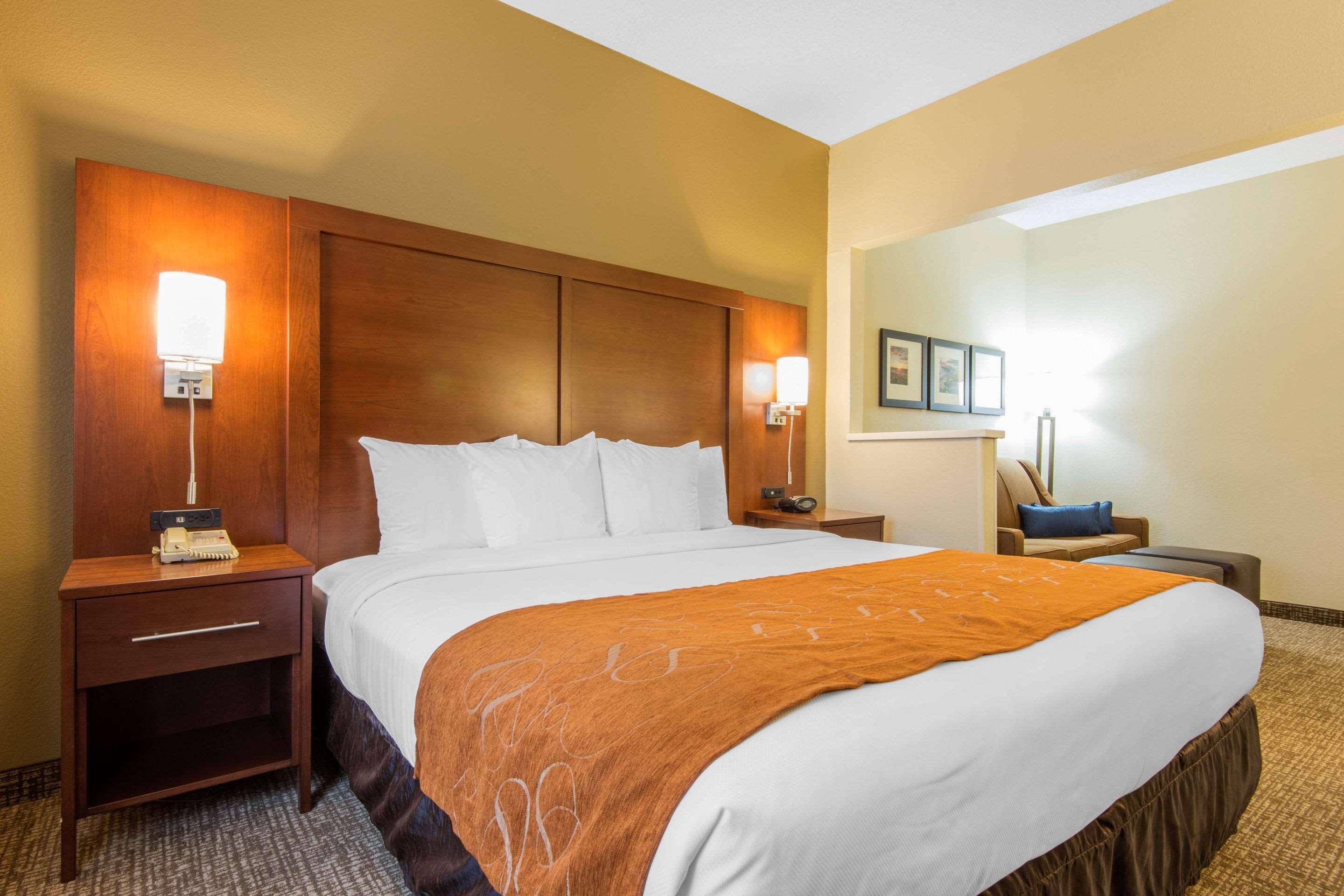 Comfort Suites Rochester Henrietta University Area Εξωτερικό φωτογραφία
