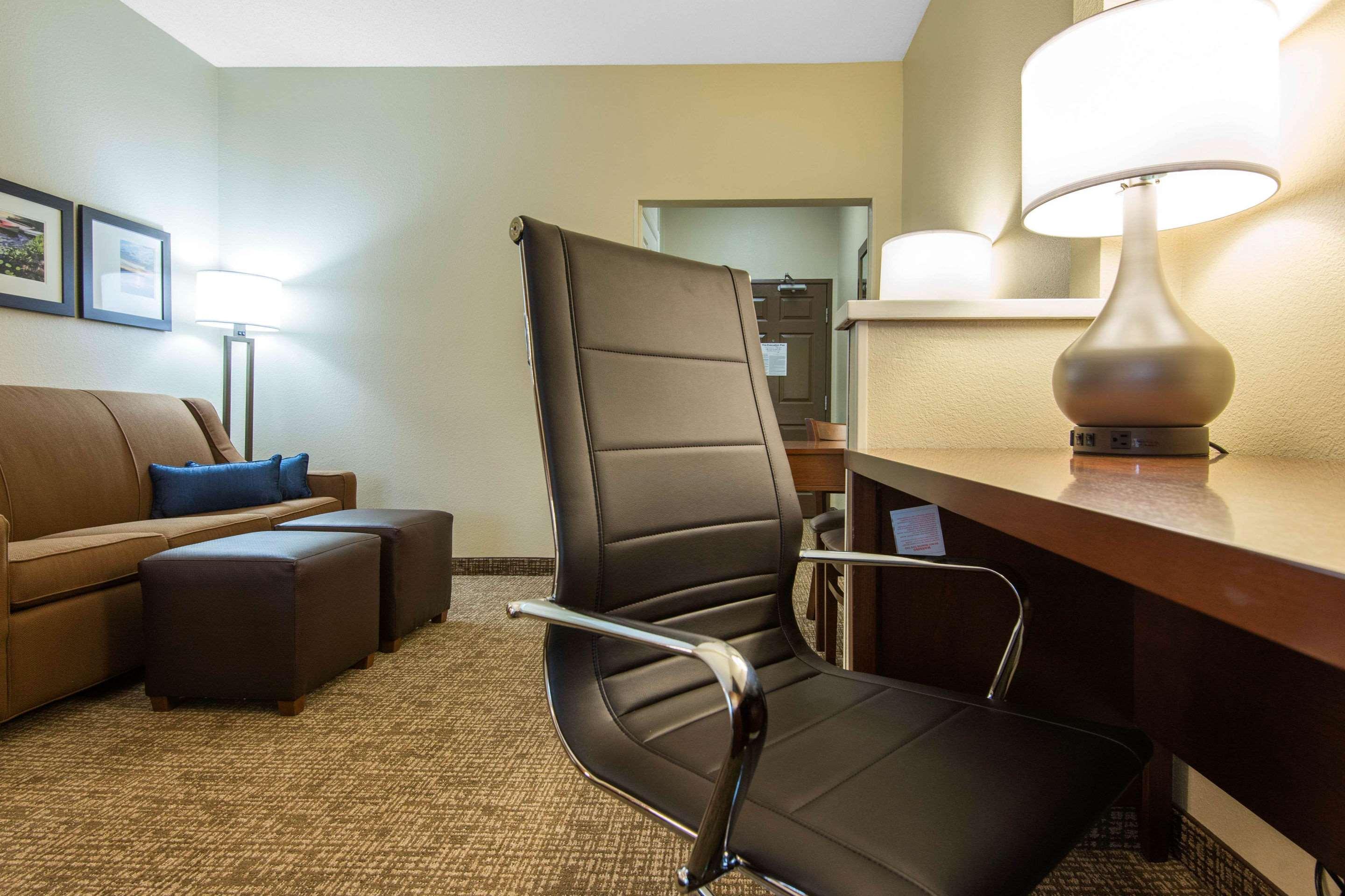 Comfort Suites Rochester Henrietta University Area Εξωτερικό φωτογραφία
