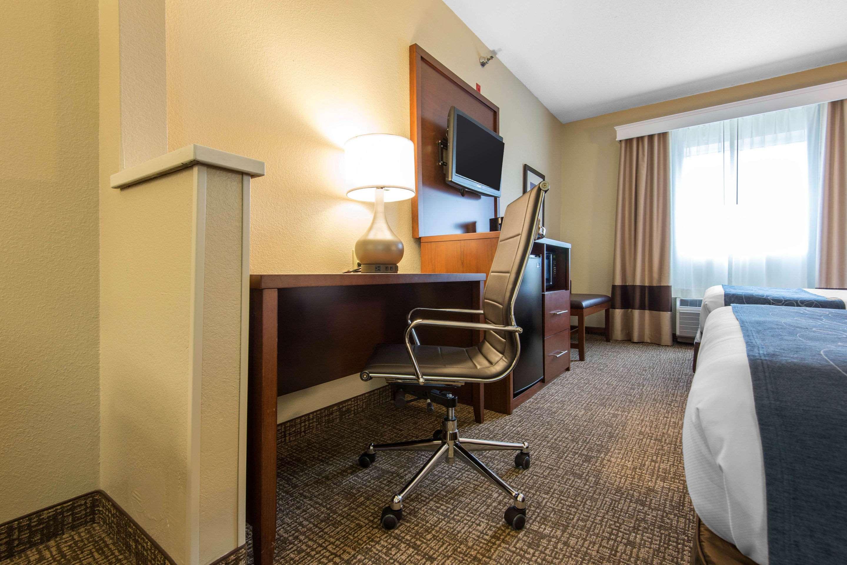 Comfort Suites Rochester Henrietta University Area Εξωτερικό φωτογραφία