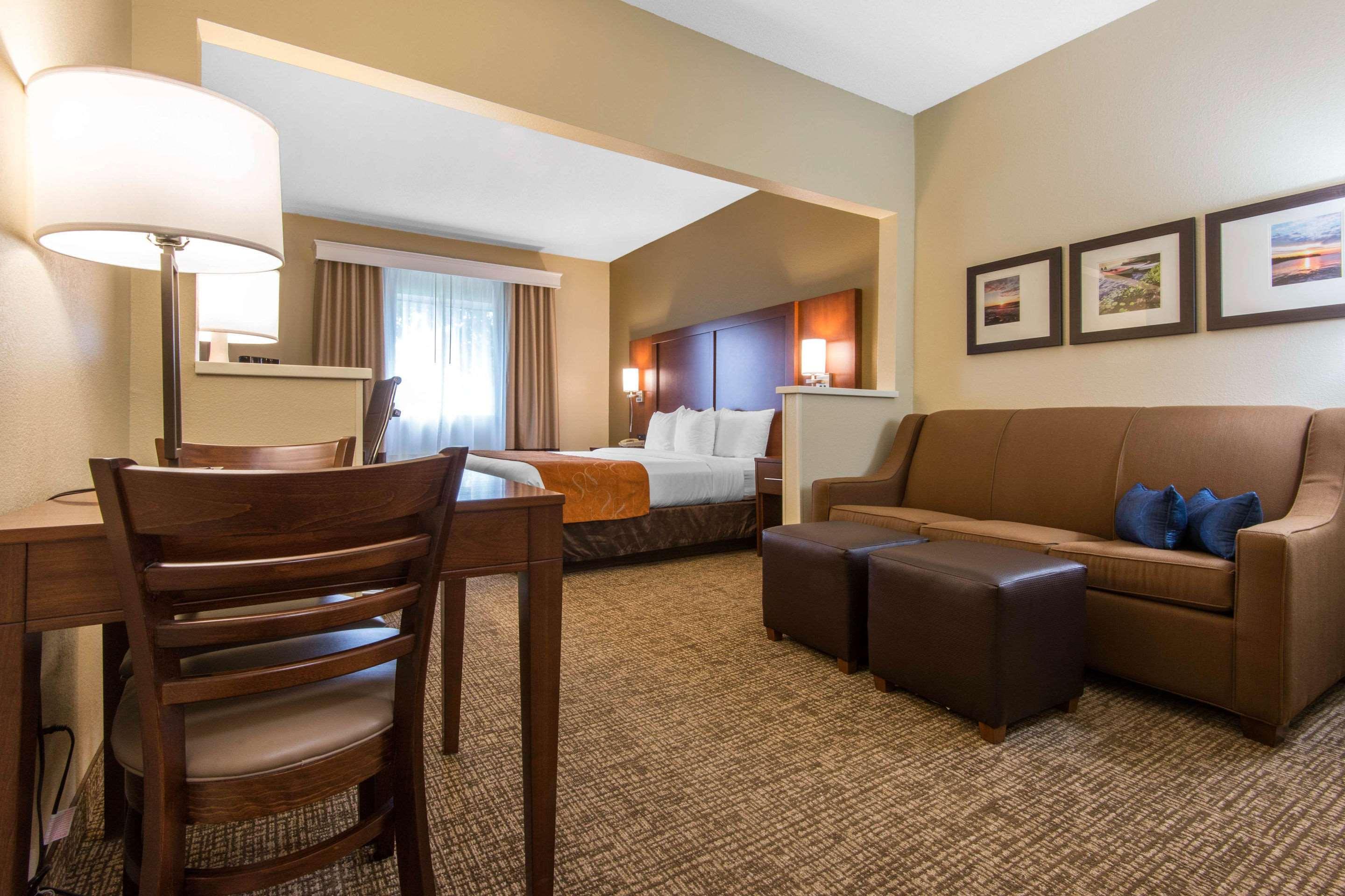 Comfort Suites Rochester Henrietta University Area Εξωτερικό φωτογραφία
