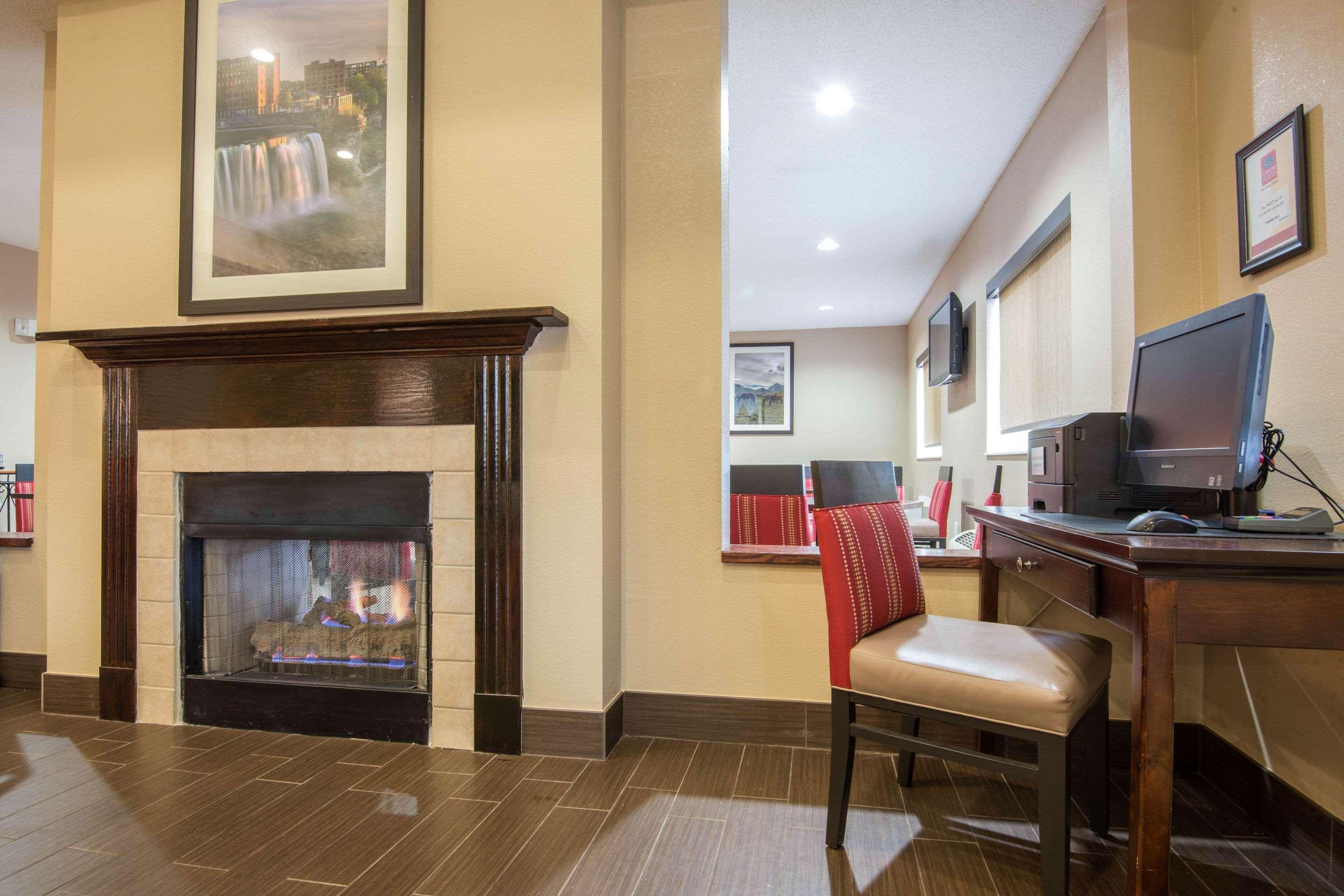 Comfort Suites Rochester Henrietta University Area Εξωτερικό φωτογραφία